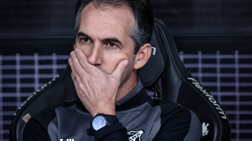 Léo Condé sabe da força ofensiva do Flamengo.