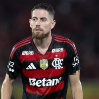 Jorginho quase marca em Flamengo x Ceará e torcida vai à loucura: “Se essa bola entra…”