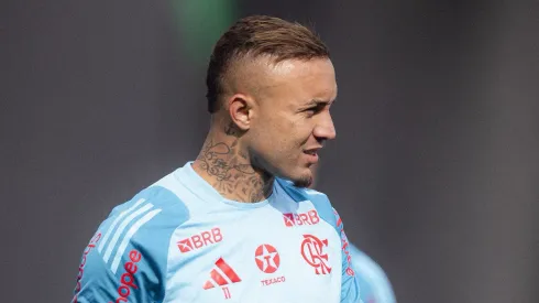 Everton Cebolinha durante treinamento no CT Ninho do Urubu