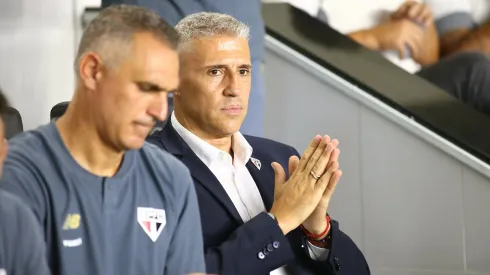 SP – SANTOS – 03/12/2025 – BRASILEIRO A 2025, SAO PAULO X INTERNACIONAL – Hernan Crespo tecnico do Sao Paulo durante partida contra o Internacional no estadio Vila Belmiro pelo campeonato Brasileiro A 2025. Foto: Mauricio De Souza/AGIF