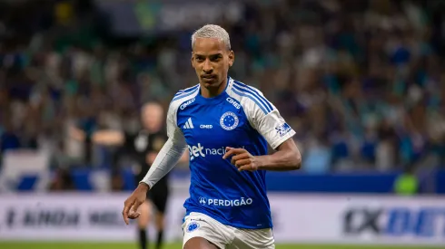 MG – BELO HORIZONTE – 04/12/2025 – BRASILEIRO A 2025, CRUZEIRO X BOTAFOGO – Matheus Pereira jogador do Cruzeiro comemora seu gol durante partida contra o Botafogo no estadio Mineirao pelo campeonato Brasileiro A 2025. Foto: Fernando Moreno/AGIF