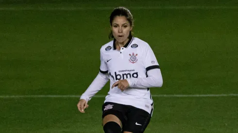 Érika, zagueira do Corinthians. Foto: Rebeca Reis/AGIF