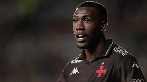 Rayan durante partida do Vasco válida pelo Campeonato Brasileiro