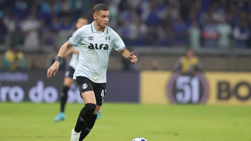 MG – BELO HORIZONTE – 13/07/2025 – BRASILEIRO A 2025, CRUZEIRO X GREMIO – Alysson jogador do Gremio durante partida contra o Cruzeiro no estadio Mineirao pelo campeonato Brasileiro A 2025. Foto: Gilson Lobo/AGIF