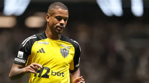 MG – BELO HORIZONTE – 15/10/2025 – BRASILEIRO A 2025, ATLETICO-MG X CRUZEIRO – Caio Paulista jogador do Atletico-MG durante aquecimento antes da partida contra o Cruzeiro no estadio Arena MRV pelo campeonato Brasileiro A 2025. Foto: Gilson Lobo/AGIF