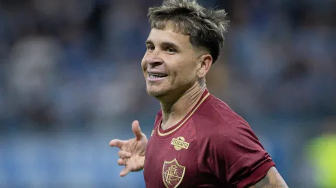 Atacante tenta se firmar – Foto: Maxi Franzoi/AGIF.