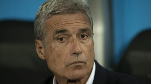 Luis Castro, ex-treinador do Botafogo, e próximo do Grêmio – Foto: Jorge Rodrigues/AGIF