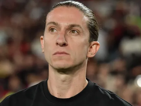 Filipe Luís detona gramado sintético: "Qual campeonato na Europa tem?"