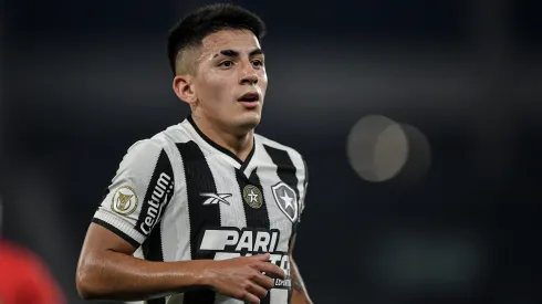 Thiago Almada quando atuava pelo Botafogo. Foto: Thiago Ribeiro/AGIF