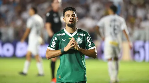 SP – SANTOS – 15/11/2025 – BRASILEIRO A 2025, SANTOS X PALMEIRAS – Flaco Lopez jogador do Palmeiras lamenta durante partida contra o Santos no estadio Vila Belmiro pelo campeonato Brasileiro A 2025. Foto: Mauricio De Souza/AGIF