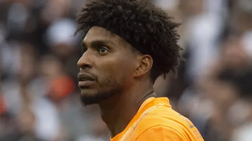 Hugo Souza mandou recado para ex-goleiro do Corinthians.