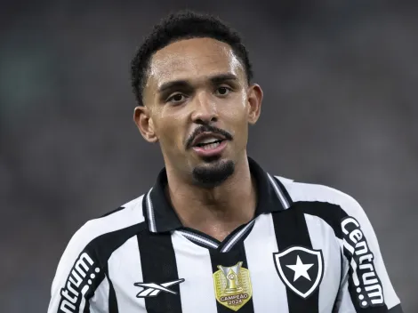 Botafogo esclarece saída de Vitinho após rumores de saída para Inglaterra