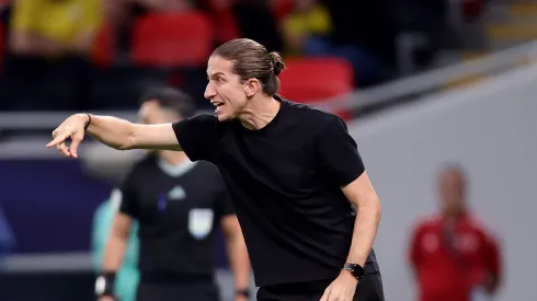 Filipe Luis em partida entre Cruz Azul x Flamengo – (Photo by Getty Images/Getty Images)