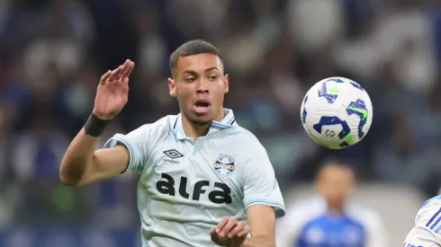 Alysson em partida pelo Grêmio – Foto: Gilson Lobo/AGIF