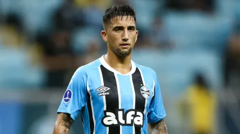 Cristian Olivera, atacante do Grêmio em partida pelo campeonato brasileiro (Foto: Pedro H. Tesch/Getty Images)