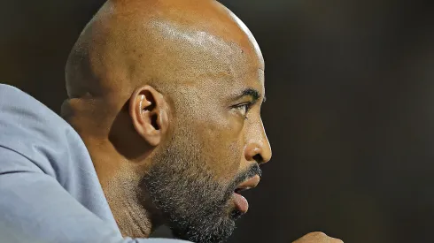 Fabinho Soldado, técnico do Corinthians em partida pelo campeonato brasileiro (Foto: Heuler Andrey/Getty Images)