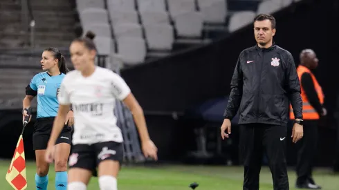 Piccinato comandando as Brabas. Foto: Anderson Romão/AGIF