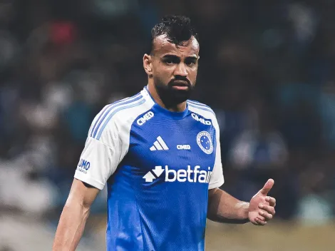 Fabrício Bruno aparece perdido na área durante o gol do Corinthians