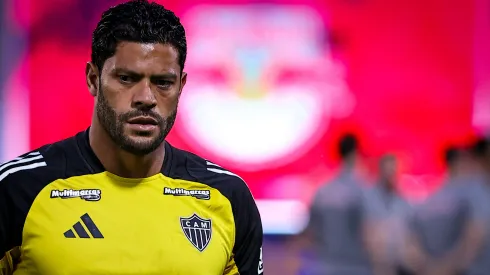 SP – BRAGANCA PAULISTA – 16/11/2025 – BRASILEIRO A 2025, BRAGANTINO X ATLETICO-MG – Hulk jogador do Atletico-MG durante aquecimento antes da partida contra o Bragantino no estadio Cicero De Souza Marques pelo campeonato Brasileiro A 2025. Foto: Fabio Giannelli/AGIF