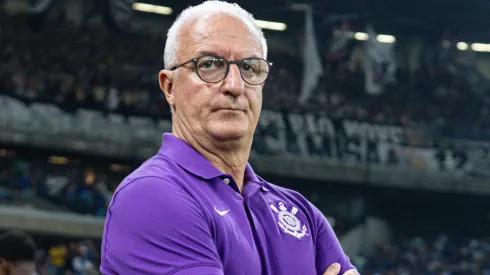 Treinador deu a sua opinião – Foto: Gilson Lobo/AGIF.