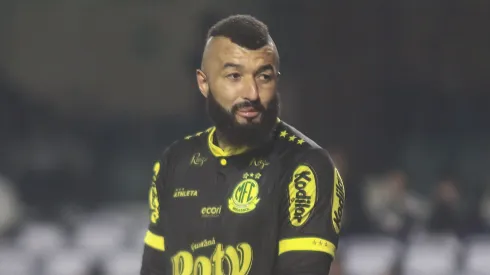 Alex Muralha jogador do Mirassol durante partida contra o Coritiba no estadio Couto Pereira pelo campeonato Brasileiro B 2024. Foto: Gabriel Machado/AGIF