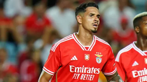 Zagueiro tem o futuro incerto – Foto: Gualter Fatia/Getty Images.