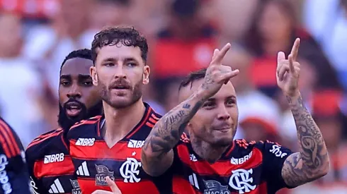 Everton Cebolinha em campo pelo Fla.