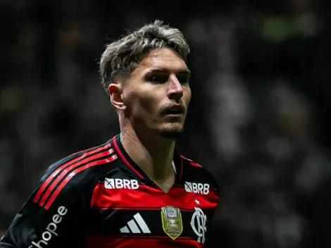 Varela revela que De La Cruz não pensa em sair do Flamengo