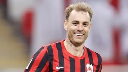 Róger Guedes em campo no Catar. Foto: AlrayyanSC