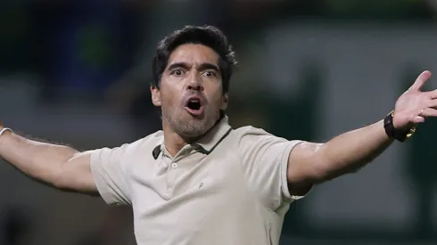 – Abel Ferreira sofre críticas da torcida após ano ruim do Palmeiras e 2026 será de muita pressão
