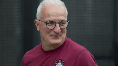 SP – SAO PAULO – 07/12/2025 – BRASILEIRO A 2025, CORINTHIANS X JUVENTUDE – Dorival Junior tecnico do Corinthians durante partida contra o Juventude no estadio Arena Corinthians pelo campeonato Brasileiro A 2025. Foto: Anderson Romao/AGIF