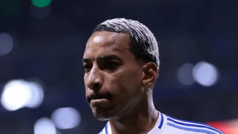 Matheus Pereira durante partida contra o Verdão no Allianz Parque.