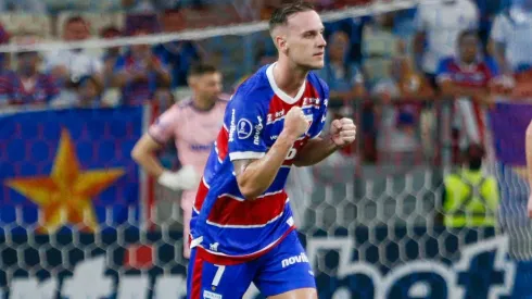 CE – FORTALEZA – 29/05/2024 – COPA SUL-AMERICANA 2024, FORTALEZA X SPORTIVO TRINIDENSE – Pochettino jogador do Fortaleza comemora seu gol durante partida contra o Sportivo Trinidense no estadio Arena Castelao pelo campeonato Copa Sul-Americana 2024. Foto: Baggio Rodrigues/AGIF