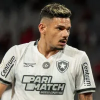 Botafogo se manifesta sobre possível retorno de Tiquinho Soares, que está de saída do Santos