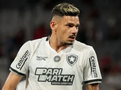Botafogo se manifesta sobre possível retorno de Tiquinho Soares ao clube