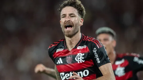 Léo Pereira comemorando pelo Flamengo – Foto: Thiago Ribeiro/AGIF
