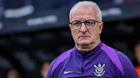 SP – SAO PAULO – 09/11/2025 – BRASILEIRO A 2025, CORINTHIANS X CEARA – Dorival Jr tecnico do Corinthians durante partida contra o Ceara no estadio Arena Corinthians pelo campeonato Brasileiro A 2025. Foto: Fabio Giannelli/AGIF