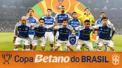 Jogadores do Cruzeiro durante entrada em campo para partida contra o Corinthians no estadio Mineirao pelo campeonato Copa Do Brasil 2025. Foto: Gilson Lobo/AGIF