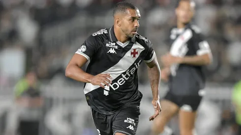 Paulo Henrique comanda a lateral direita do Vasco na temporada