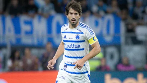 Lucas Silva recebe críticas da torcida do Cruzeiro neste começo de jogo