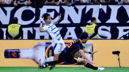 Kaio Jorge e André Ramalho se envolveram em lance polêmico