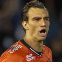 Léo Jardim desabafa sobre pressão da torcida e após ser herói na classificação do Vasco