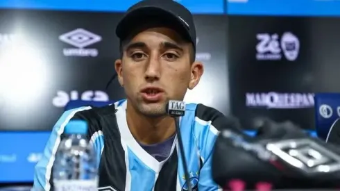 Kike Olivera vem causando nos bastidores do Grêmio. Foto: Lucas Uebel/Grêmio