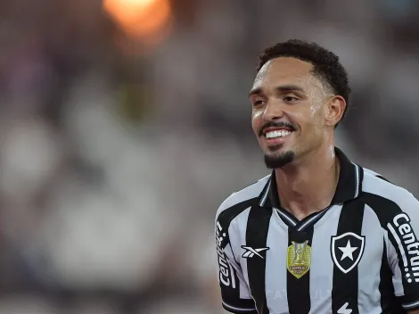 Vitinho não quer deixar o Botafogo antes da Copa do Mundo