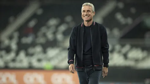 RJ – RIO DE JANEIRO – 27/06/2023 – LUIS CASTRO, TECNICO DO BOTAFOGO – Luis Castro, tecnico do Botafogo, no Engenhao, na temporadas de 2022 e 2023. Durante Foto: Jorge Rodrigues/AGIF