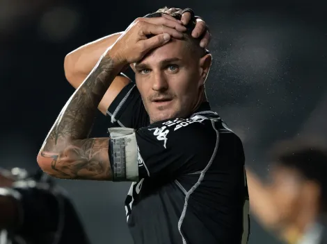 Vegetti é o único pendurado do Vasco contra o Corinthians