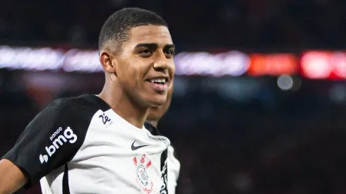 Gui Negão jogador do Corinthians comemora seu gol durante partida contra o Athletico-PR. Foto: Giovani Baccin/AGIF