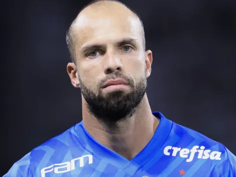 Palmeiras aguarda Lomba e vive indefinição no gol para 2026