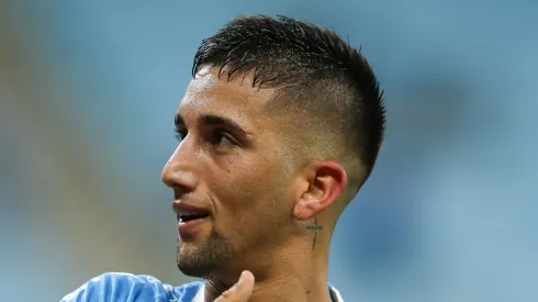 Cristian Olivera, atacante do Grêmio em partida pelo campeonato brasileiro (Foto: Pedro H. Tesch/Getty Images)