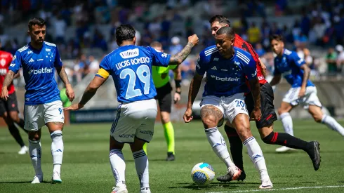 Walace jogador do Cruzeiro durante partida contra o Atletico-GO